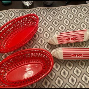 Set of food baskets for fries & hotdogs